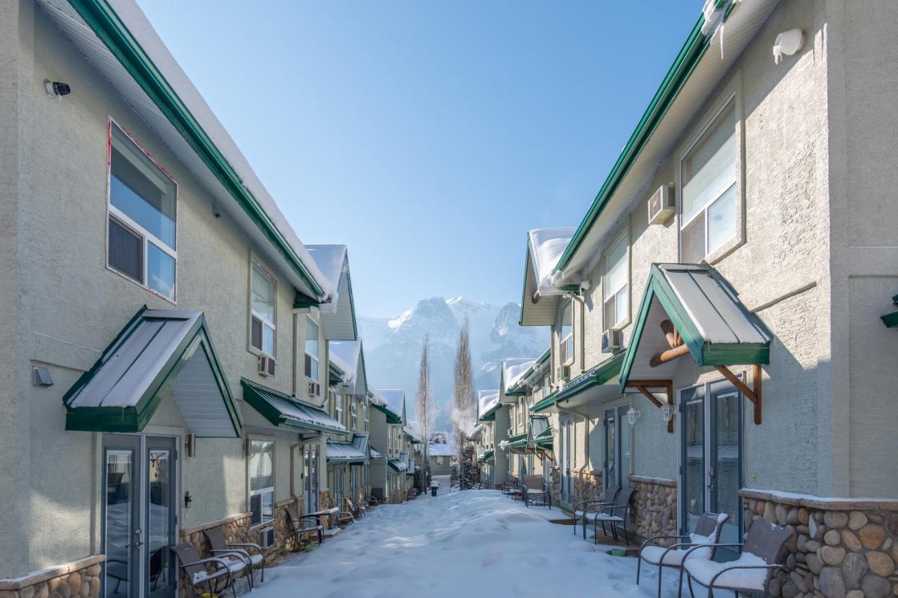 Banff Woods Lodge Canmore Eksteriør billede