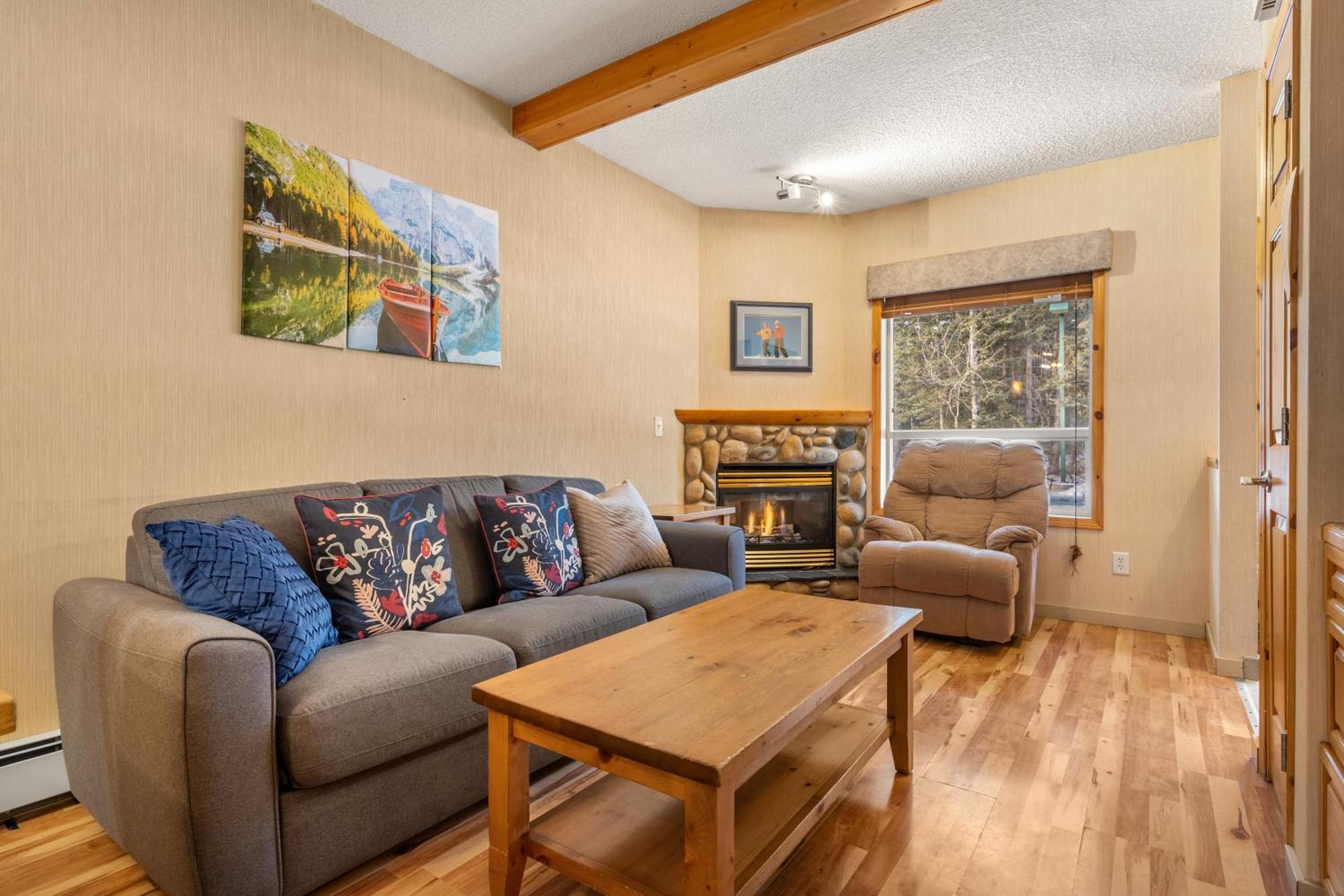 Banff Woods Lodge Canmore Eksteriør billede